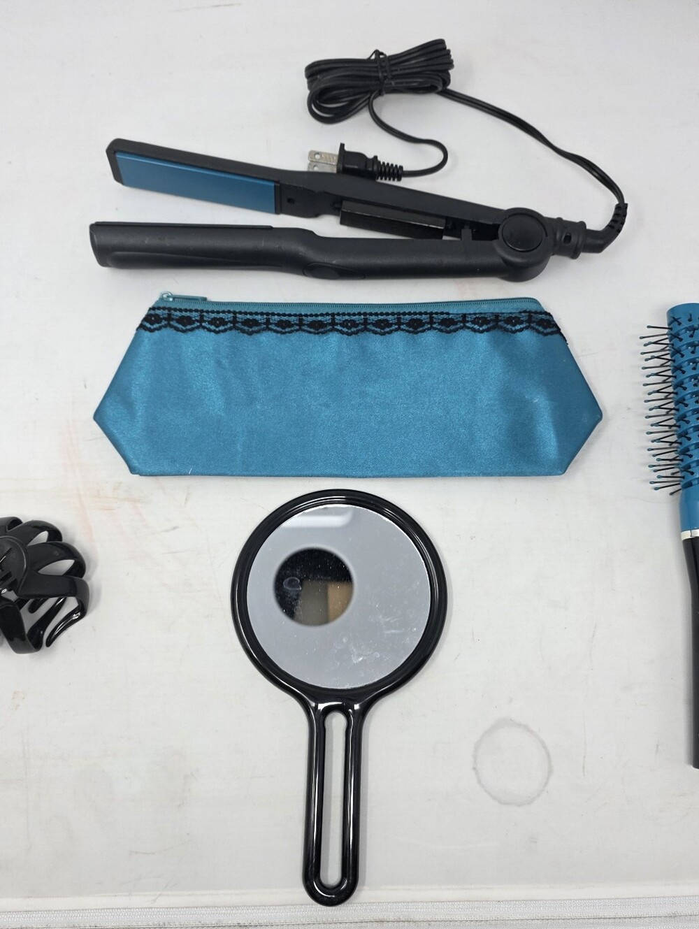 Revlon Ceramic Hair Straightener & Accessories Set (New Without Box)